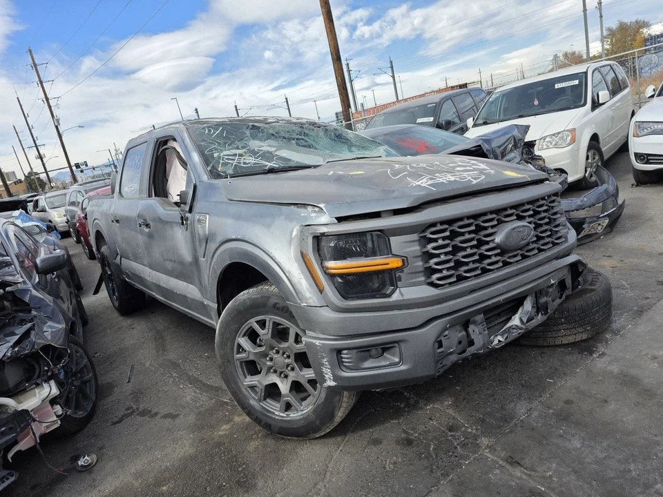 Parachoques trasero escape único compatible con camioneta Ford F150 24-25 657423 Foto 2 de 4