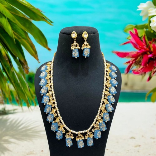 Indian Bollywood Design Hand Made Jewellery Necklace Set White Beads IN HANGING - Picture 2 of 2
