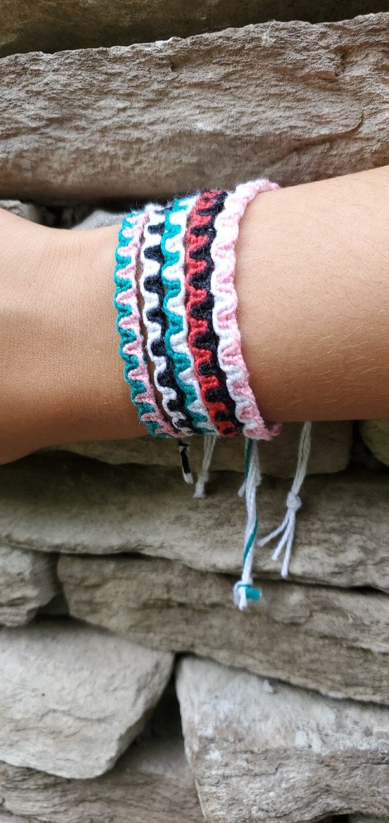 Custom friendships vertical waves bracelet, choose your colors