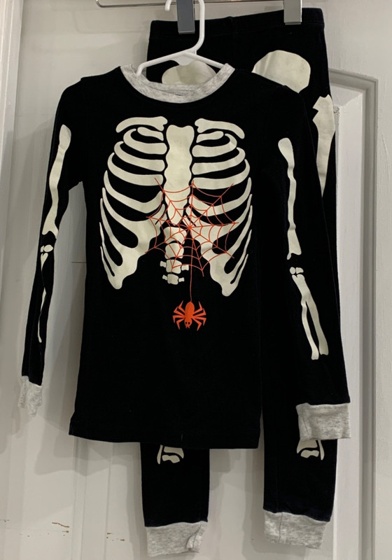 Good Condition - Glow in the Dark Skeleton Cosplay Pajamas Kids Size 6