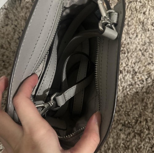 Borsa a tracolla Michael Kors Selma Mini Messenger in pelle (grigio perla) - Foto 3 di 4