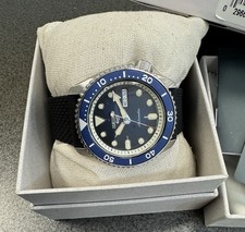 Seiko 5 Sport Mens SRPD93 Blue Dial Automatic Silicone Band Watch New With Tag 10