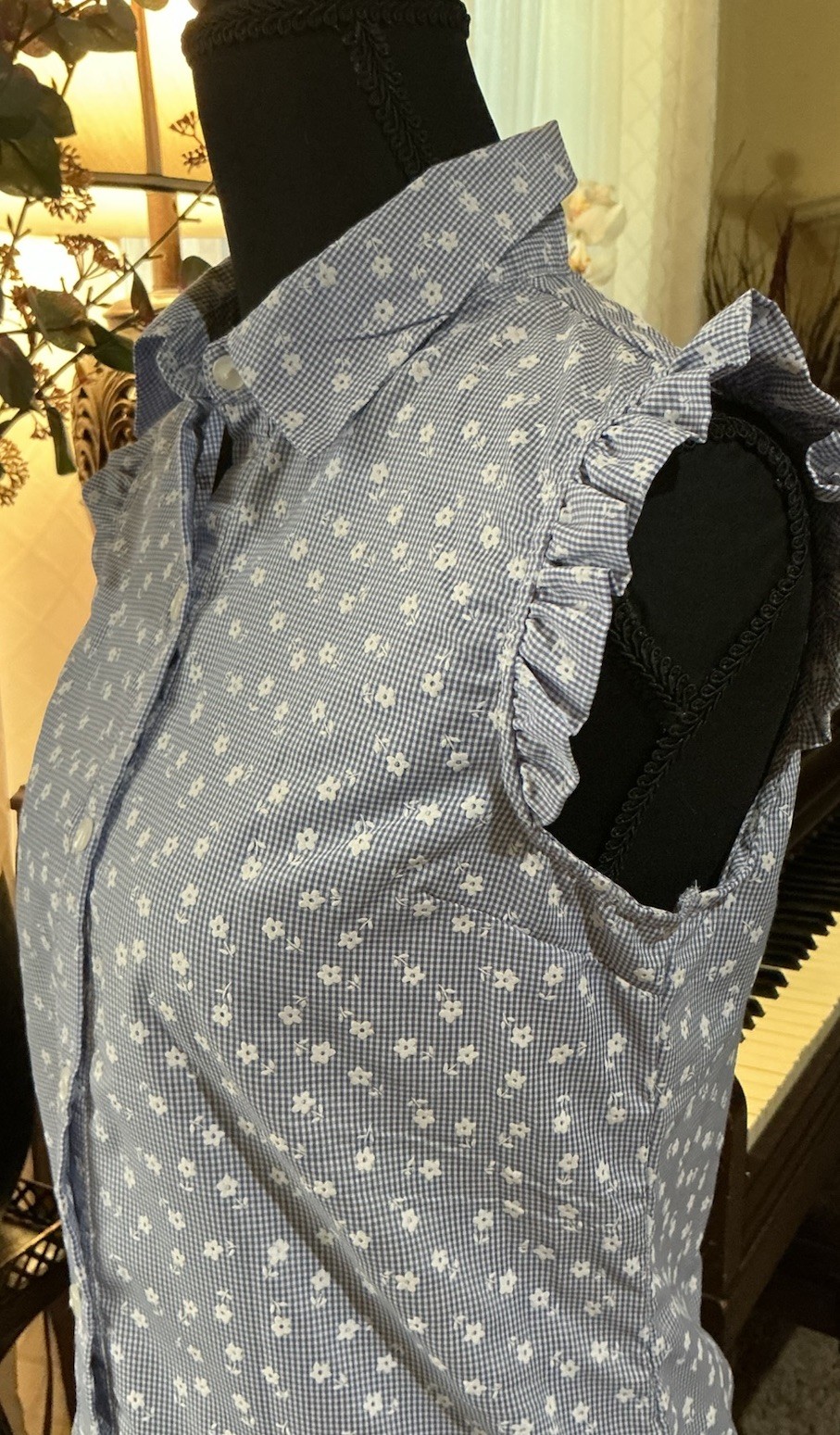 Love Notes Button-down Sleeveless Blouse With Blu… - image 2