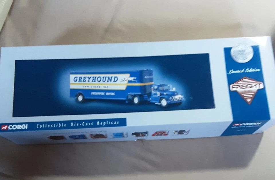 Diamond T620 Arctic With Fruegaul Trailer #53101 - Image 2 of 4