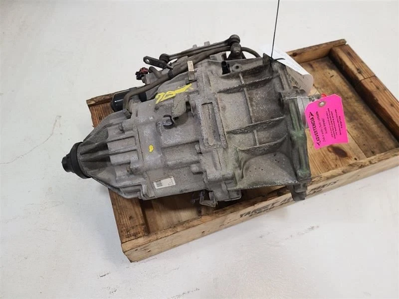 Estuche de transferencia Infiniti QX56 2004-07 5,6 L   Foto 4 de 4