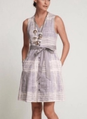 Anthropologie Maeve Magnifying Glass button-down Size 8 New Without Tags Measure