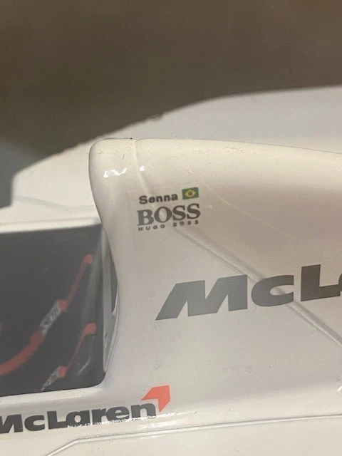 MCLAREN MP4/8 Ayrton Senna 1993 1/18 Minichamps - Photo 4/4