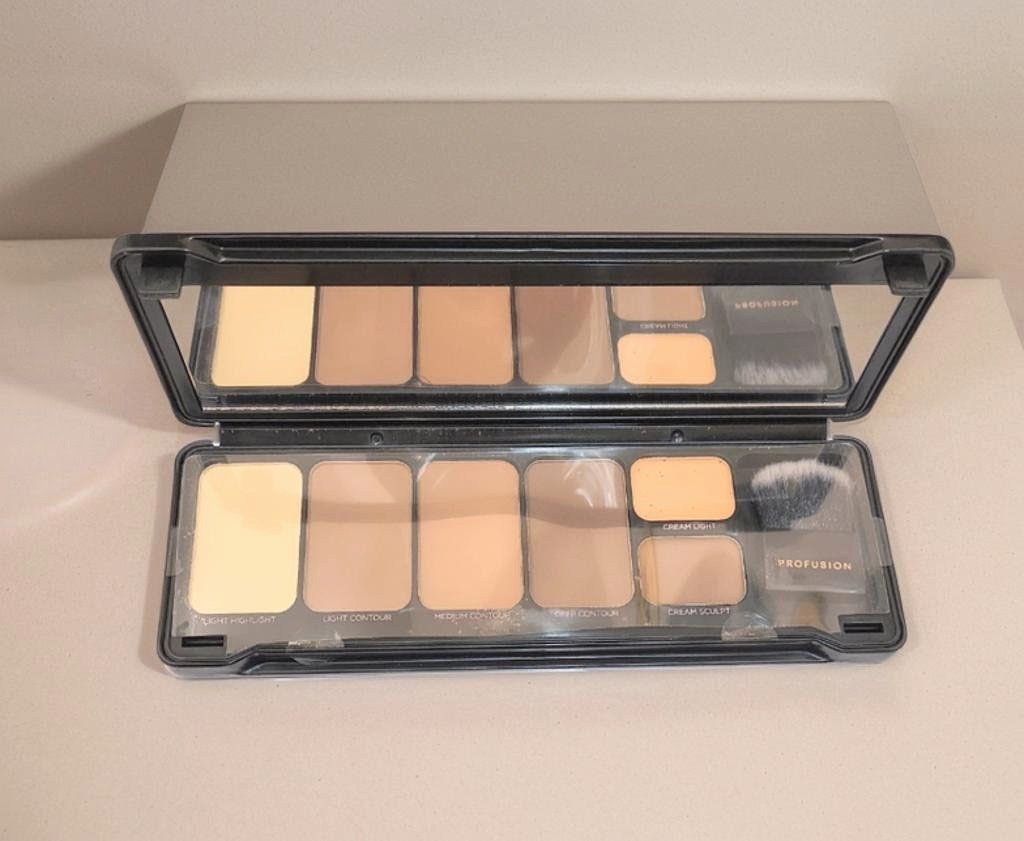 Pallet & Brush Set Brown Contour All-in-one New