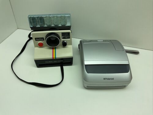 Lot de deux appareils photo instantanés Polaroid One Step et Polaroid One non testés. P13 - Photo 1 sur 10