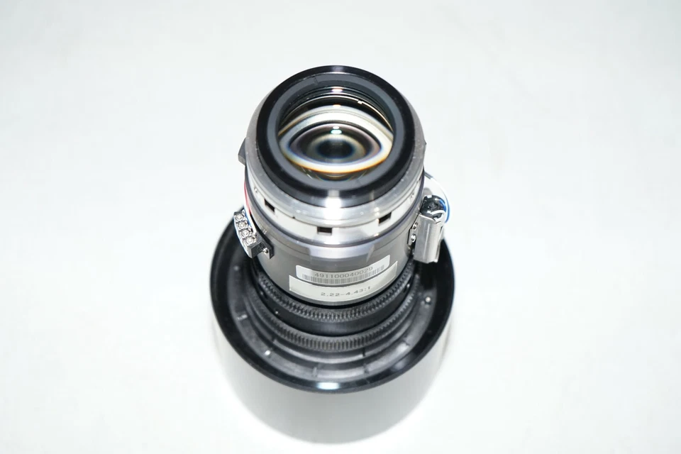 ^ Digital Projection 2.22-4.43:1 Projector Zoom Lens #E29 - Image 3 of 4