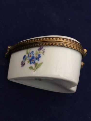Fabulous Limoges Floral Heart Box - Picture 5 of 8