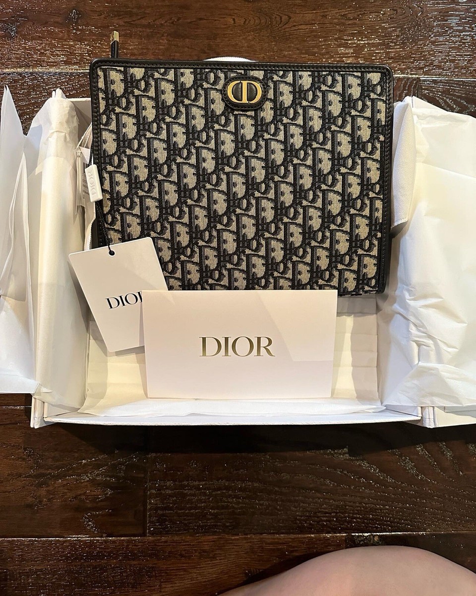 Authentic 30 Montaigne Dea PouchBlue Dior Oblique Jacquard