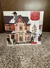 New In Box St. Nicholas Square Decorating The Tree Illuminated House