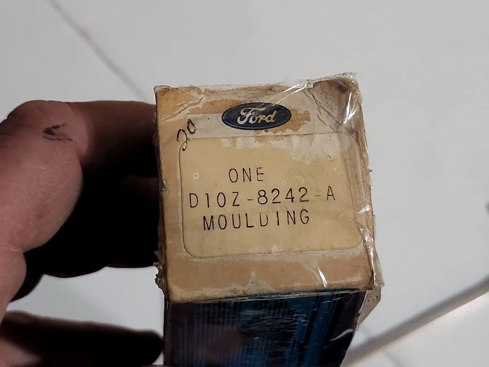 NOS Ford 1971 Torino GT Fairlane 429 Cobra grade moldura surround D1OZ-8242-A - Imagem 4 de 4