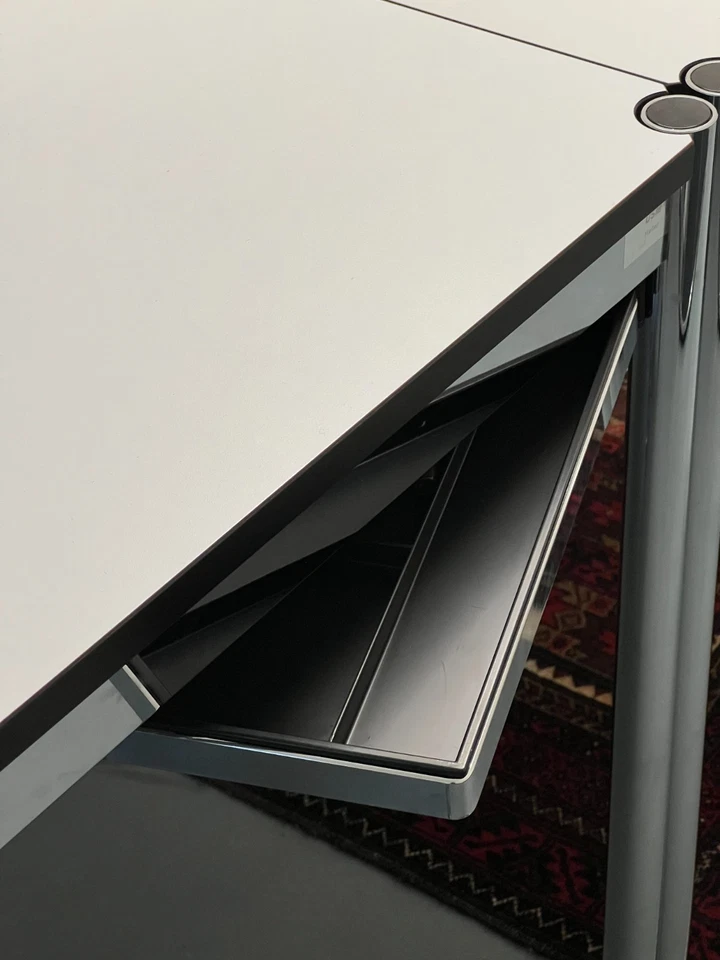 USM Haller Materialschwenkarm für USM Haller Tisch-Sehr guter Zustand