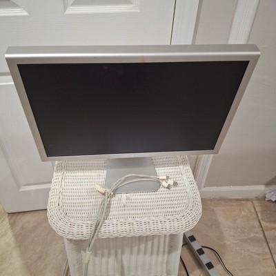 Apple Cinema Display 23'' Flat Panel HD LCD Model Number A1082 No Pwr CABLE