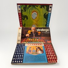 Stratego Board Game 1977 by Milton Bradley Complete EUC Vintage