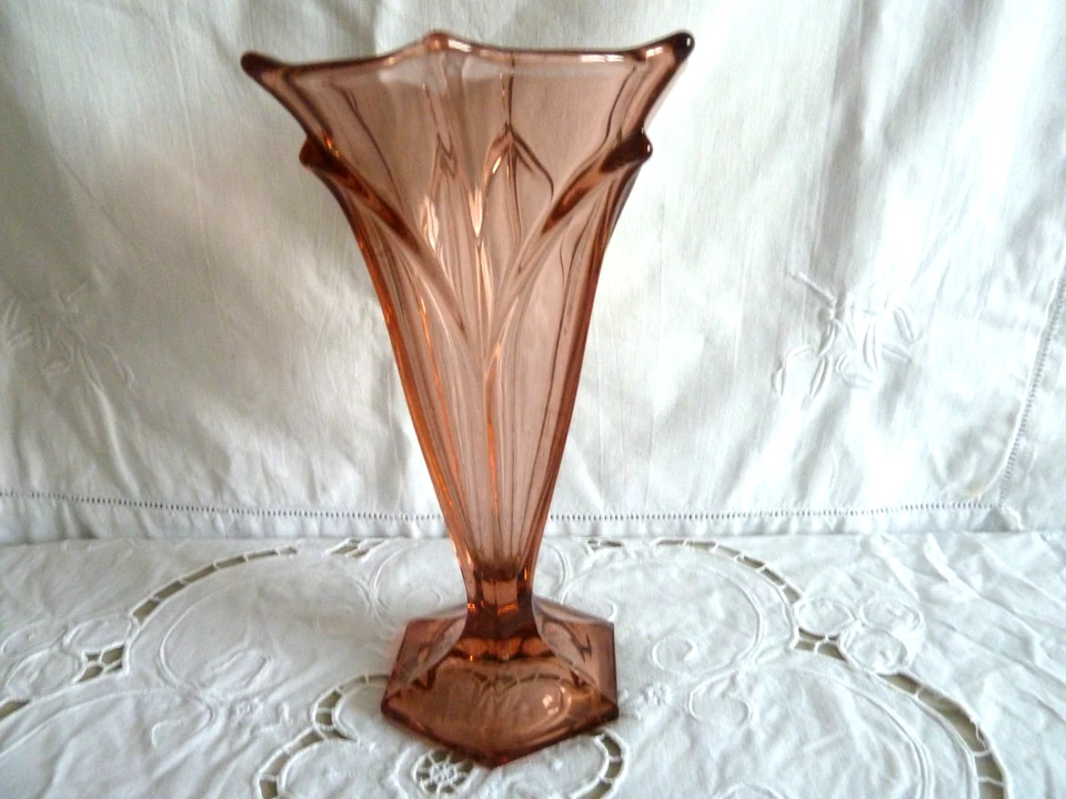 Vase semi cristal rose irisé à facettes style art deco année 1950 24cm - Photo 2/4