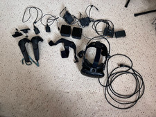 WOW HTC VIVE VR HEADSET CONTROLERS BASES PRO HEADPHONES CHORDS WALL MOUNTS