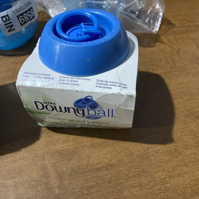 #ad Ultra Downy Ball Fabric Softener Dispenser For Top Loading Washers Reusable $4.00