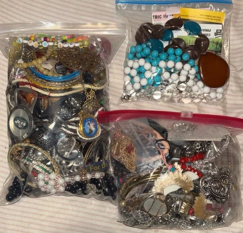 4.75 lbs Costume Jewelry Lot Vintage Wearable Mixed Necklaces Bracelets Earrings