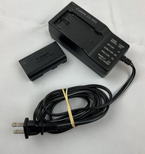 Genuine CANON CA-900A Battery Charger And Canon Battery Pack BP-911