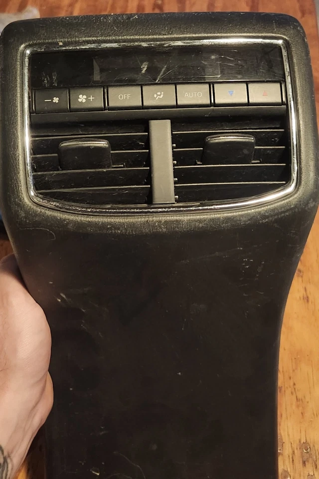 Interruptor de control de clima de temperatura trasera Mazda CX-9 2016-2021 OEM TK48 644471 Foto 2 de 4