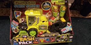 trash pack street sweeper