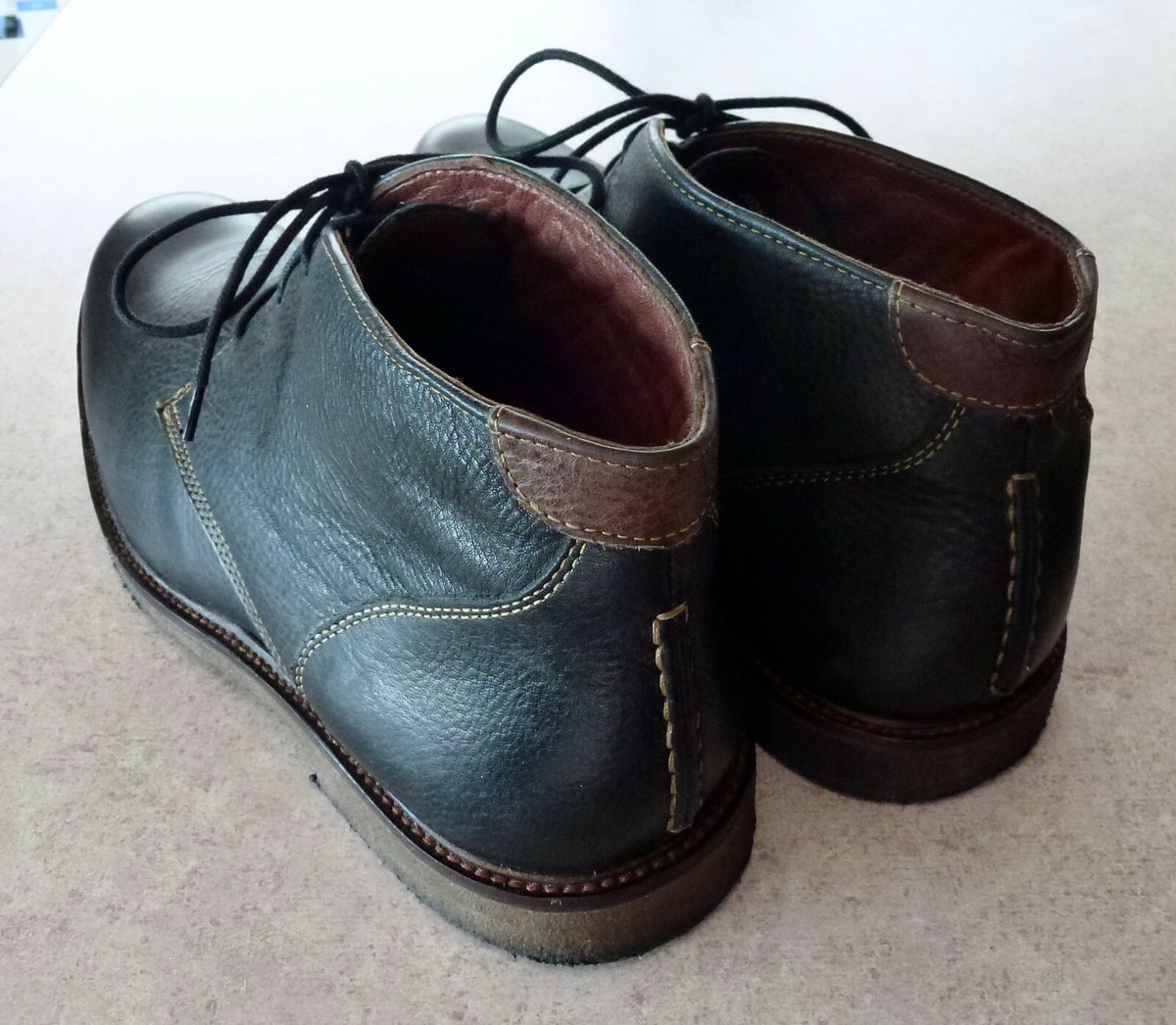 JOHNSTON & MURPHY *COPELAND CHUKKA BOOT* BLACK PEBBLED 