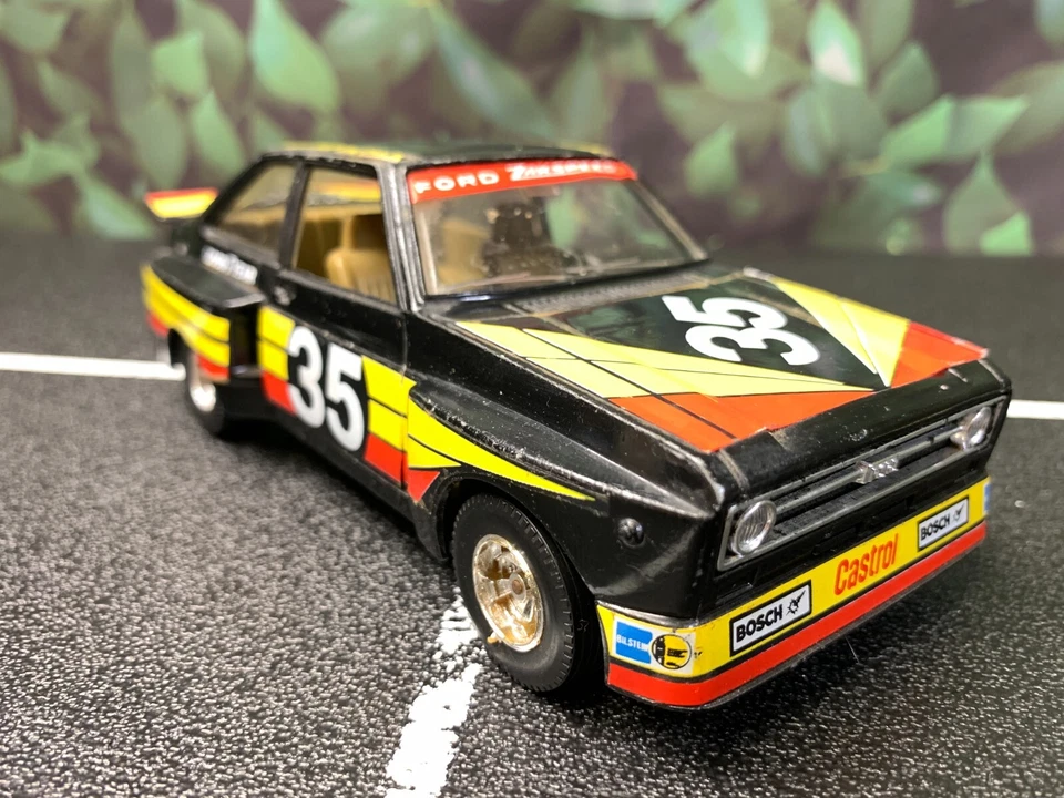 Coche diecast imperfecto 1:24 BURAGO FORD ESCORT RS 1800 RALLY #35 sin caja como está Foto 2 de 4