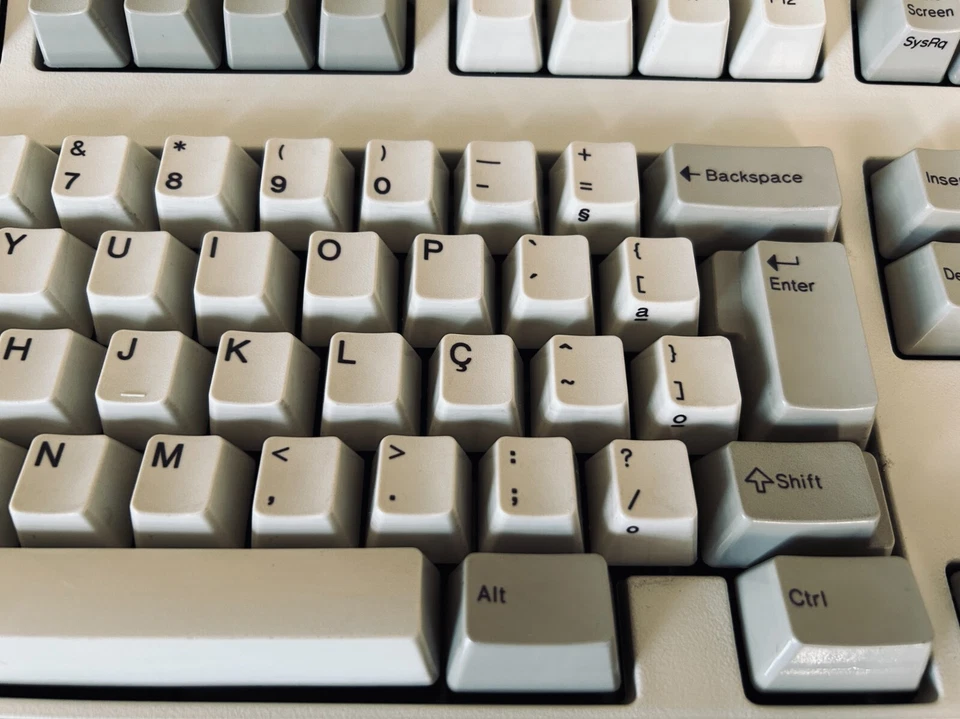 IBM Model M New Mechanical Keyboard 61G3974, 1995, RARE Portuguese version - Image 3 of 4