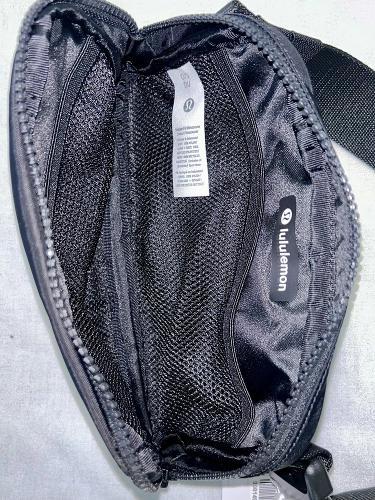 Lululemon Everywhere Belt Bag 1L with 55.5in Strap All Black NWT Authentic