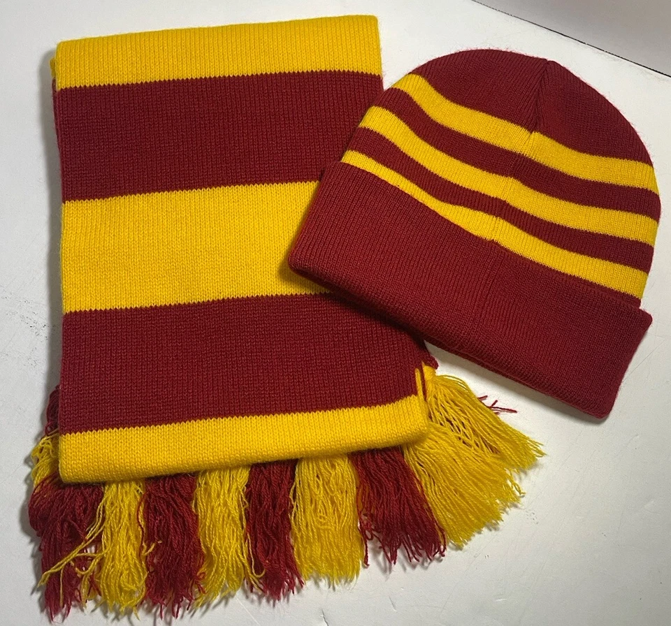 Oficial Harry Potter Hogwarts Tejido Gorro Gorro y Bufanda Conjunto Colores Gryffindor Foto 2 de 4