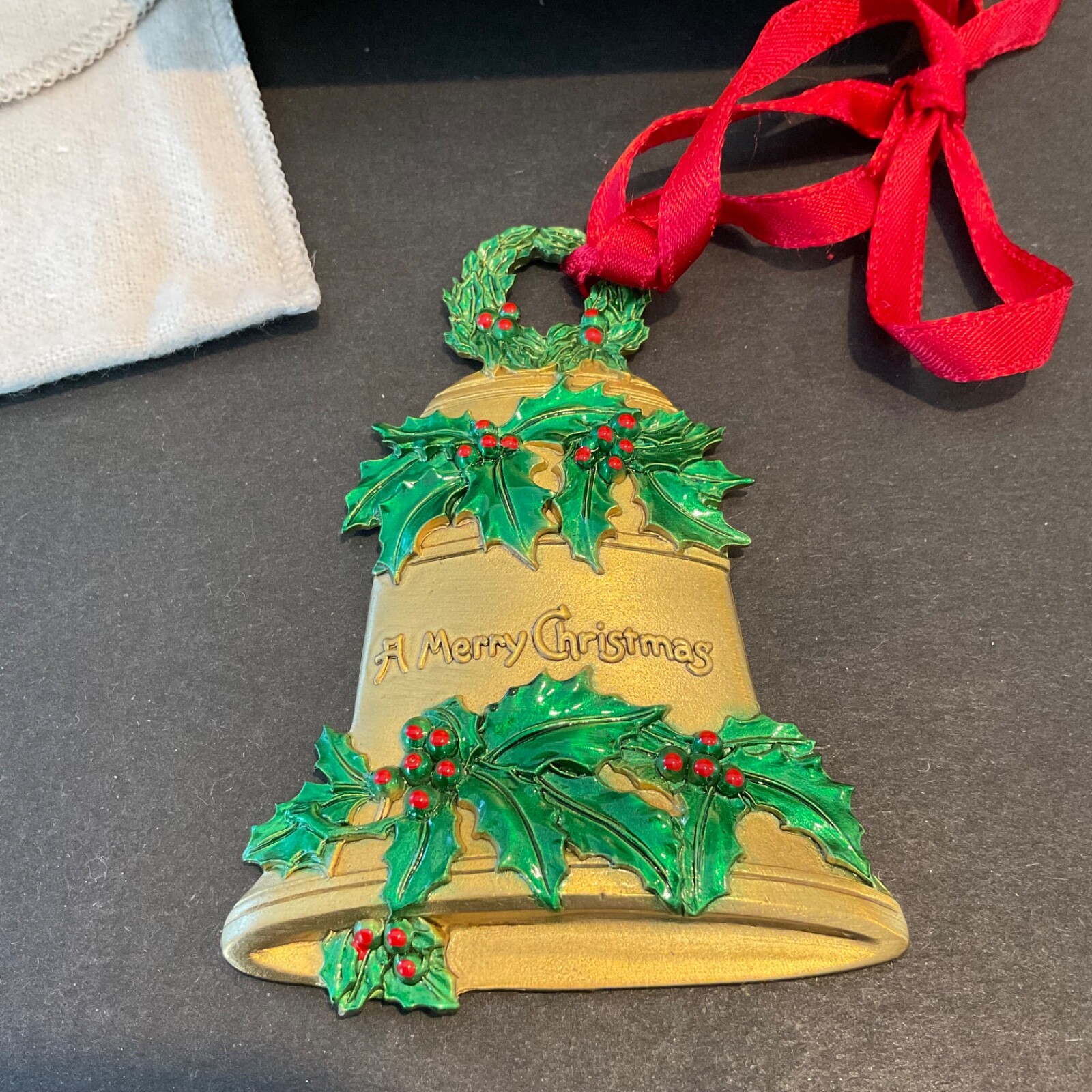 Metropolitan Museum of Art 2004 Holly Bell Christmas Ornament