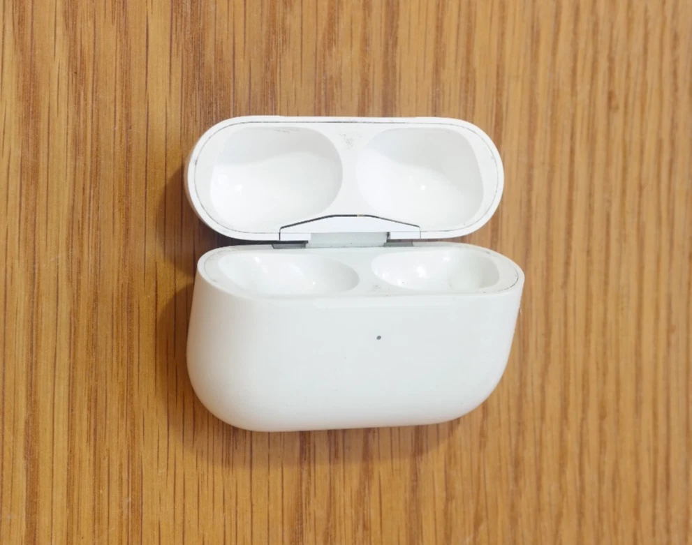 Apple AirPods PRO AirPods OEM Wireless Charging Case Replacement AUTHENTIC A2190