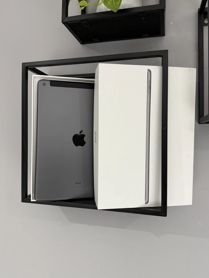 📱✨ Apple iPad 7th Gen 32GB – Wi-Fi + Cellular – Grade A–Excellent Condition 🎁 - Image 4 of 4