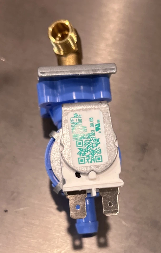 Electroválvula de entrada de agua para lavavajillas LG OEM 5221DD1001E sin usar Foto 2 de 4