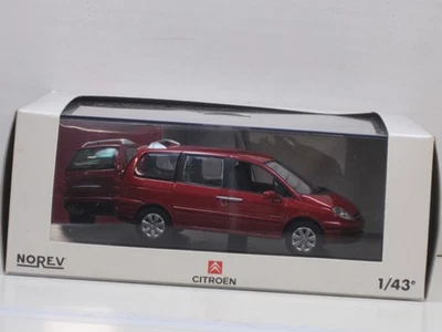 Citroen C8 in rotmetallic Citroen-Box Norev 159205 1:43 - Bild 1 von 4