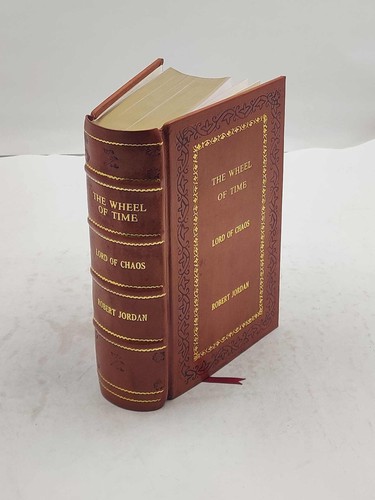 The Eye Of The World: Book One Of The Wheel Of Time [Premium Leather Bound]