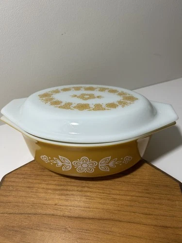Vintage Butterfly Gold PYREX 043 1.5 Quart Oval Casserole Dish With Lid
