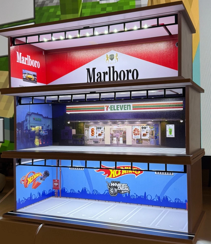 Hot-Wheels Garage Model Display with Lighting - 1:64 Scale - Image 3 of 4