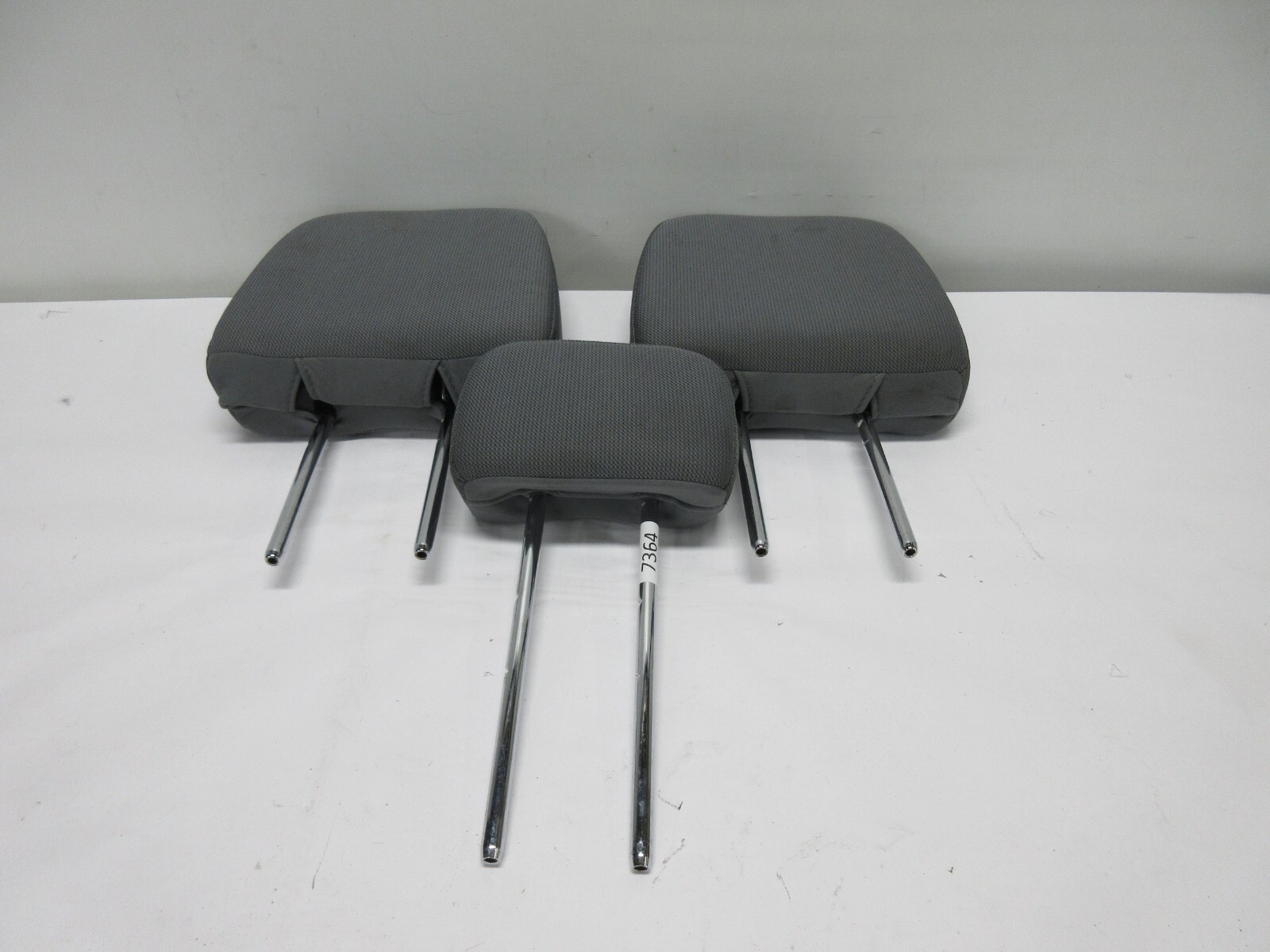 20112014 FORD F150 OEM REAR BACK SEAT HEADRESTS HEAD REST CLOTH 3