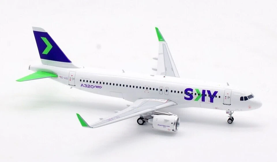 Sky Airline / Airbus A320-251 Neo / CC-AZC / EAVAZC / 1:200 Foto 2 de 4