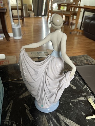 Signed Lladro 5050 The Dancer Ballet. In Mint Condition With Box. Preowned. - Picture 3 of 8