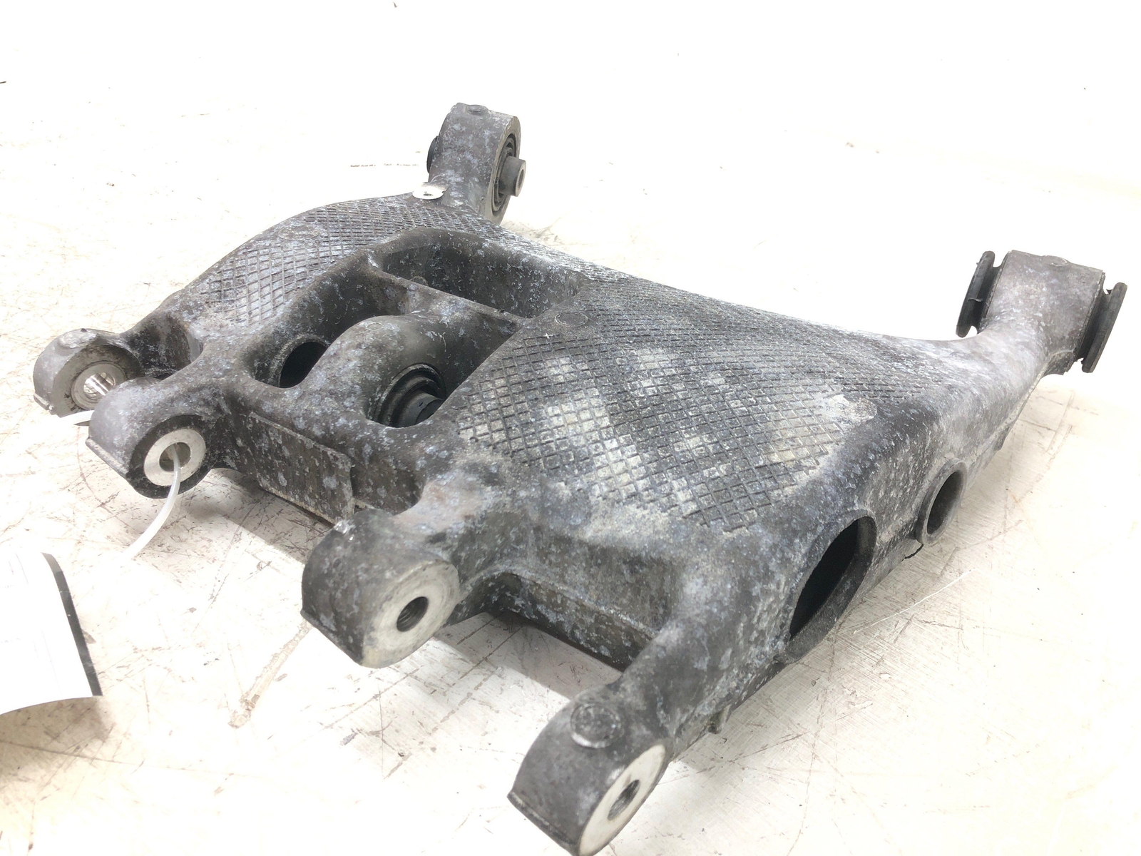 2009-2011 BENTLEY CONTINENTAL RIGHT PASSENGER REAR LOWER CONTROL ARM OEM