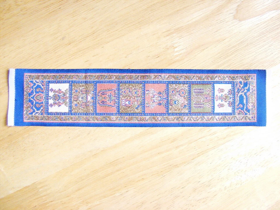 MARKENLOS Miniatur Teppich Läufer für Puppenhaus blau-rot-gold 5 x 23 cm