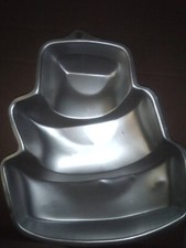 Vintage 2004 Wilton Lopsided Cake Topsy Turvy, Cake Pan # 2105-4946