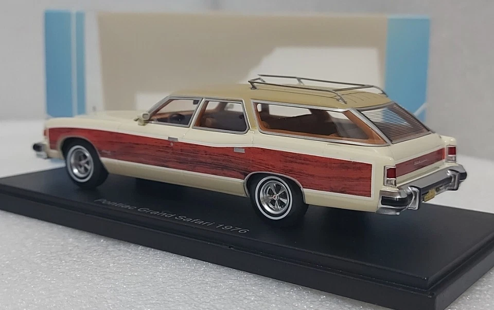 Pontiac Grand Safari Wagon 1976 Cream Wood 1:43 Neo NEO47100 RARITY!! - Image 3 of 4