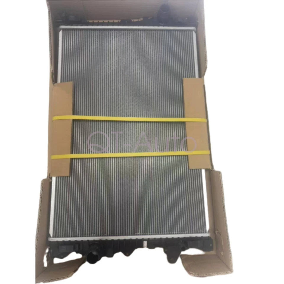 Radiator LR015560 for 2010-2016 Land Rover Lange Rover Sport LR4 - Image 3 of 4