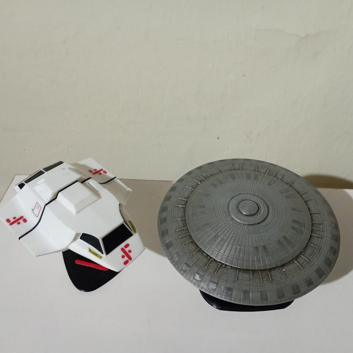 V Visitor skyfighter and mothership 6 inches models, for display